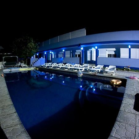 Blue Lagoon Костинешти Экстерьер фото